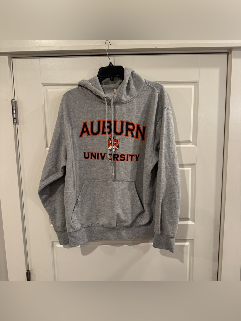 MV Sport Men’s Auburn Tigers Hooded Sweatshirt‎ Size Medium